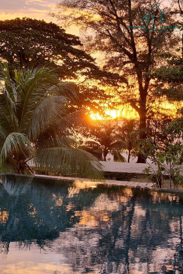 Beachfront Resort By The Sea, Batu Feringgi Exteriér fotografie